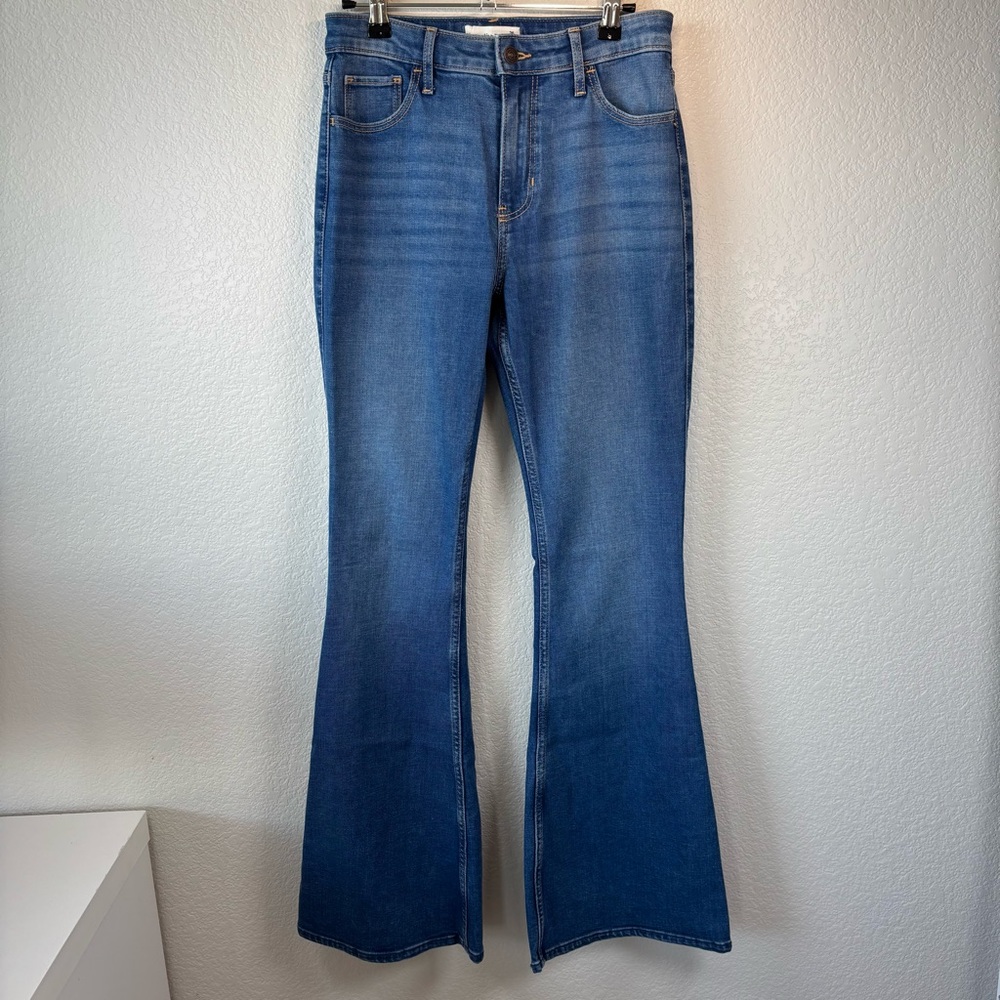 Abercombie & Fitch The Flare Ultra High Rise Denim Jeans- 26 waist / 2 regular